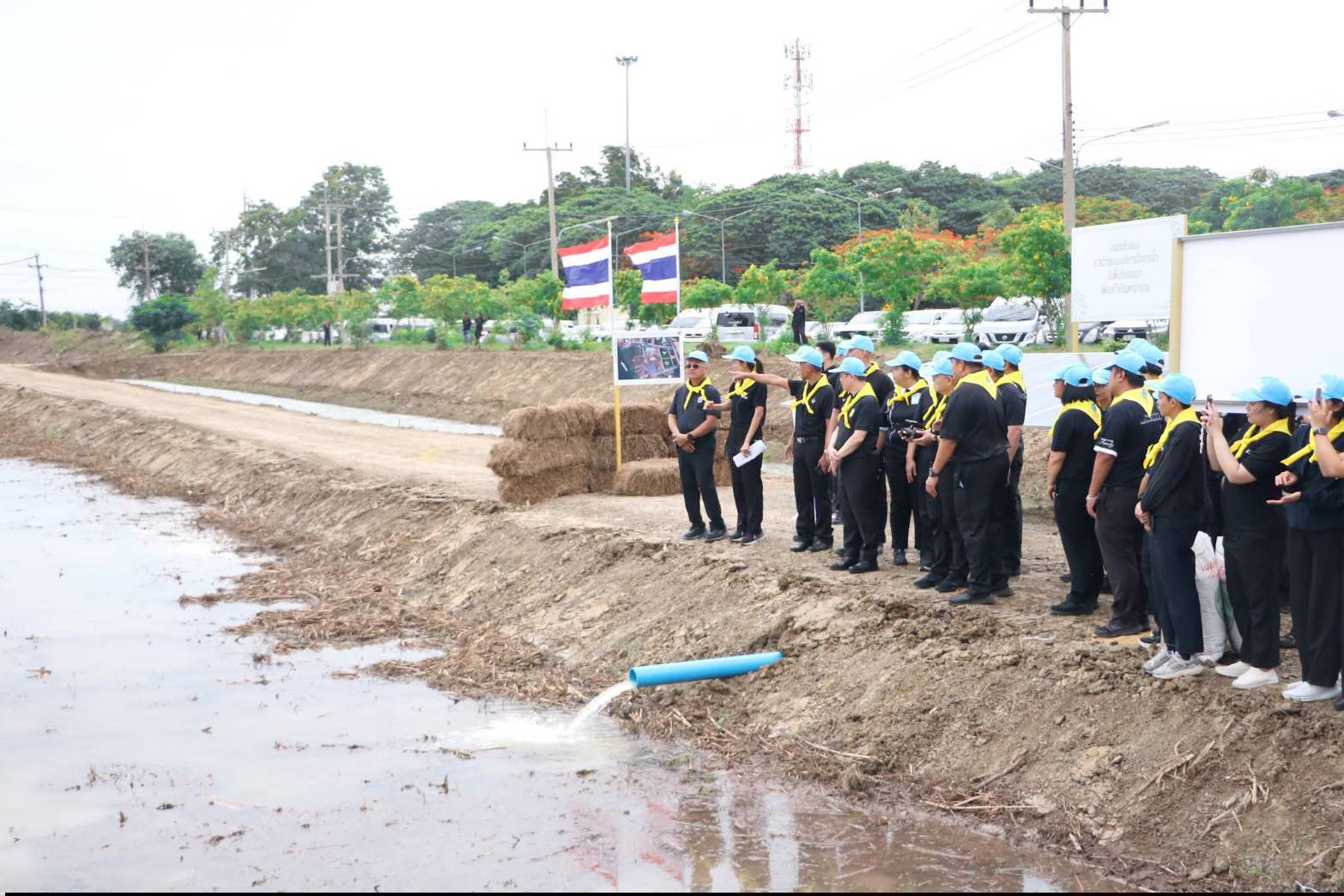 title - ส.ป.ก. ร่วมกิจกรรมโครงการจิตอาสาพัฒนาด้านการเกษตร กษ. เฉลิมพระเกียรติสมเด็จพระนางเจ้าฯ พระบรมราชินี เนื่องในโอกาสมหามงคลเฉลิมพระชนมพรรษา 4 รอบ 3 มิถุนายน 2569 ณ ศูนย์ส่งเสริมและพัฒนาอาชีพเสริมนอกภาคการเกษตร (ศูนย์ศิลปาชพบางไทรฯ เดิม)